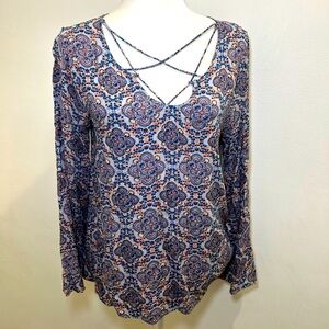Entro Women's blue Paisley Criss Cross Front Boho Bell Sleeve Blouse Size Large